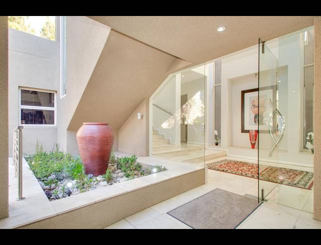 5 BEDROOM PROPERTY TO RENT IN SANDHURST